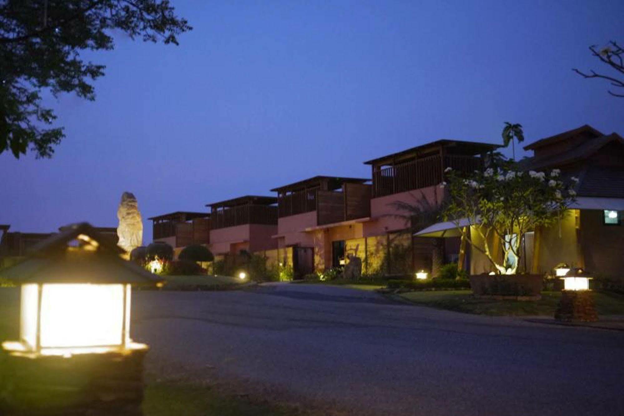 Phukumhom Khao Yai Hotell Wangkata Exteriör bild
