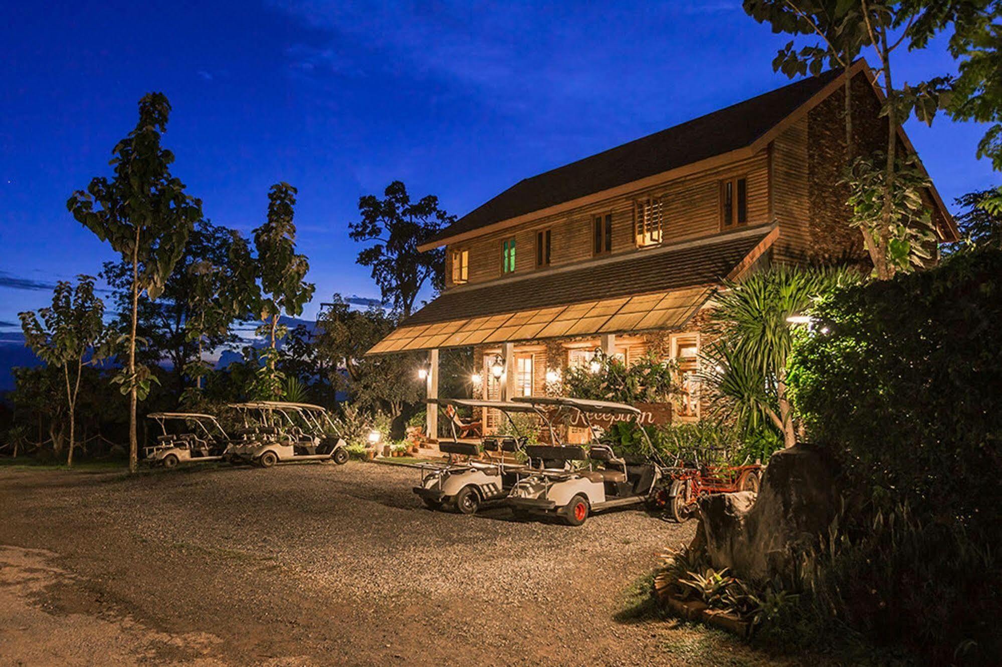 Phukumhom Khao Yai Hotell Wangkata Exteriör bild