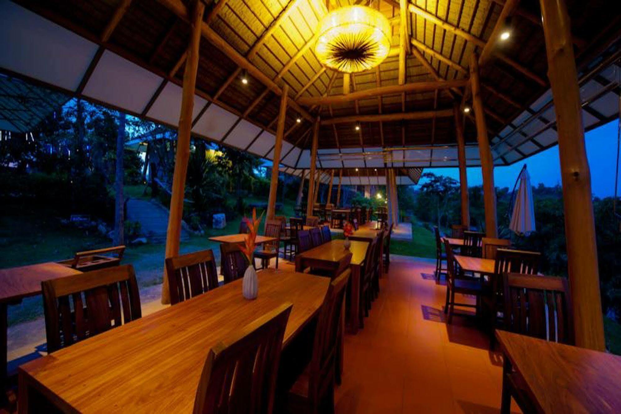 Phukumhom Khao Yai Hotell Wangkata Exteriör bild